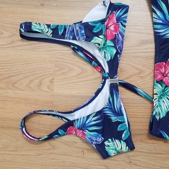 Shein Floral Bikini Top and Bottom Set Twist Top Padded Blue Womens Small - Picture 7 of 10